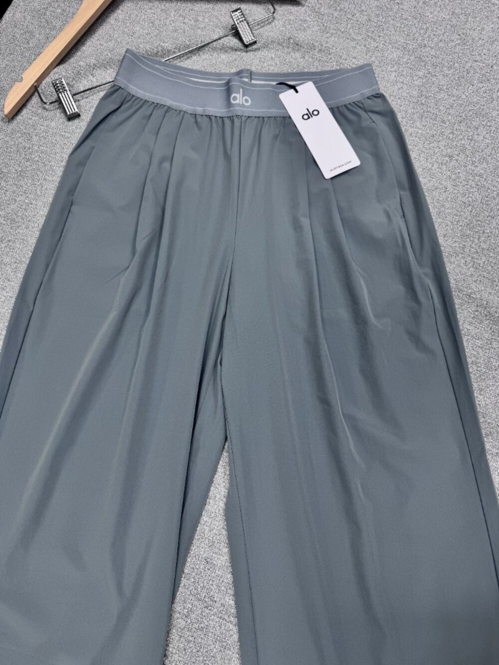 Brand new Steel Grey🎉ALO Yoga Suit Up Pants NWT💙 Everyday Chic Trousers - Picture 3 of 8